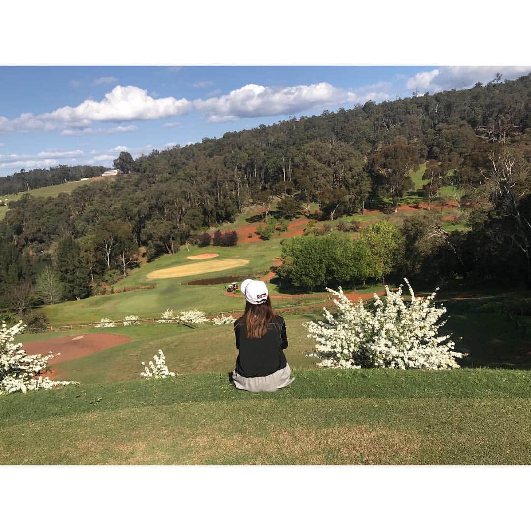 戸田れいさんのインスタグラム写真 - (戸田れいInstagram)「I will never forget this scenery🍃🏌️‍♂️‍♀️ ・ #Perthlife#golf#Araluen」10月12日 15時48分 - rei_toda
