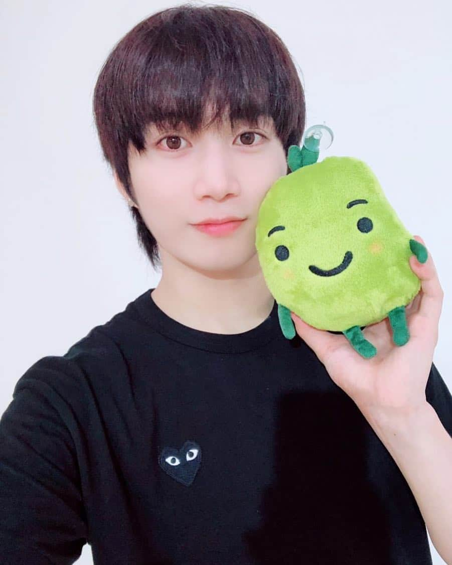 UNB（ユエンビ）のインスタグラム：「유앤비 와 #버거킹 그리고 #해피빈프로젝트. 아이들의 소중한 꿈을 응원합니다!. 유앤비와 굿액션 함께해주세요💙. . 🔗 https://happybean.naver.com/goodAction/201  #유앤비 #UNB #대원 #DAEWON」