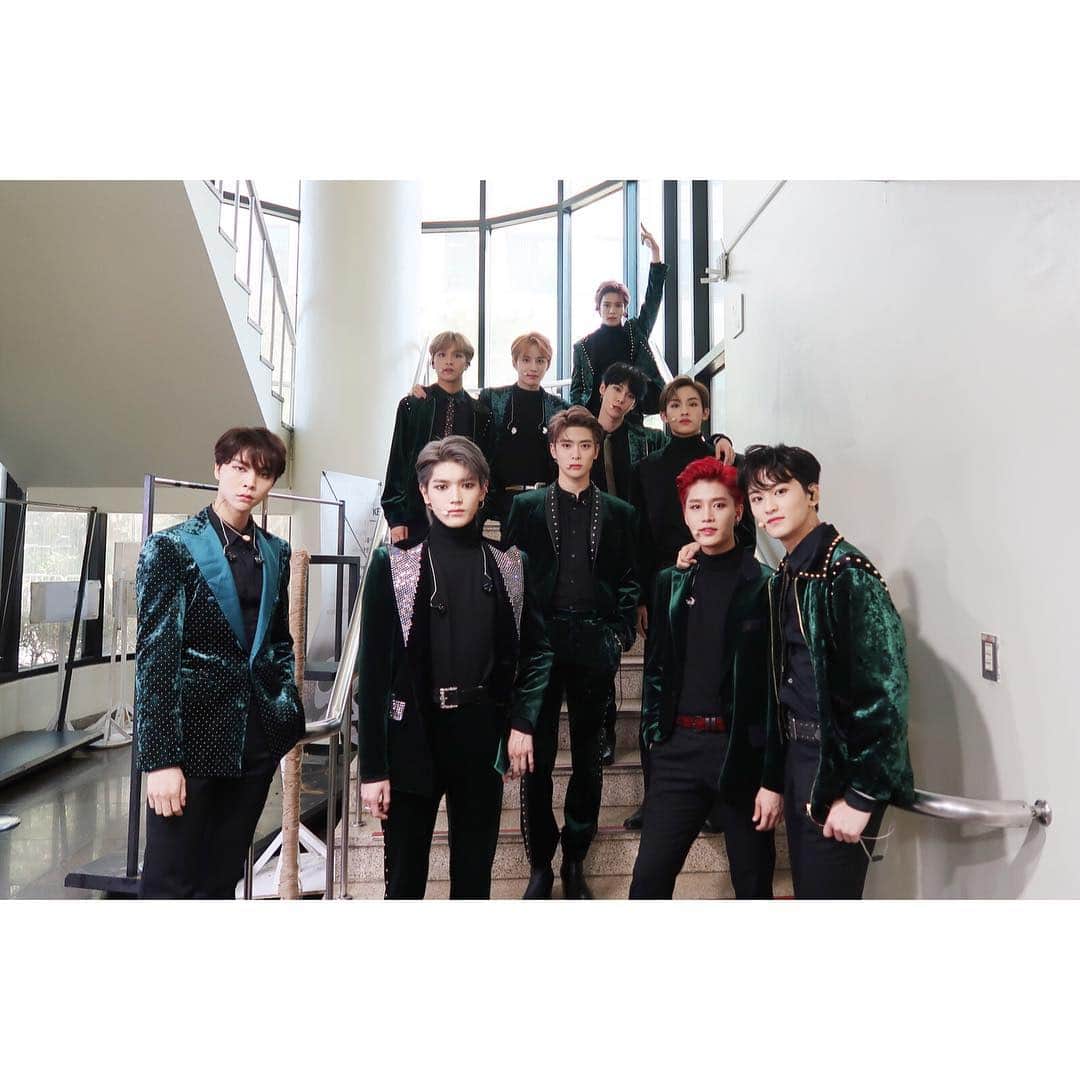 NCT 127さんのインスタグラム写真 - (NCT 127Instagram)「It's today everybody! Our album is out! Regular- Irregular is our first full album and as much as it’s our first, we put a lot of our hearts and devotion into it. I hope our music touches you as much as we want it to. Whatever the circumstance, wherever we may be, we all sincerely thank you for each and everyone of your guys' support.  Hope we can all enjoy and cherish this album while we can. Regular-Irregular let's get it!! -mark - 光阴似箭，日月如梭！ 我们的音源终于出来了！有时间的话请多多收听，并且接下来的活动也多多期待吧！之后见吧💚 -昀昀 - みなさん！ついに僕たちのアルバムが発売されました！😊 今回のアルバムは新メンバーも加わってさらにパワーアップした僕たちをお見せ出来ると思いますので期待して下さいね！- ユウタ  Xiami Music➫ http://www.xiami.com/album/2104099113 Melon➫ https://bit.ly/2IS5IQy Naver Music➫ https://bit.ly/2NDs4Gn Genie➫ https://bit.ly/2OlUlpV Bugs➫ https://bit.ly/2RLlNvE Smart URL➫ http://smarturl.it/regular_irregular  #Regular_6시음원_Brrrr #NCT127_Regular_Irregular  #Regular_Irregular  #NCT127_Regular #NCT127 #NCT」10月12日 20時03分 - nct127