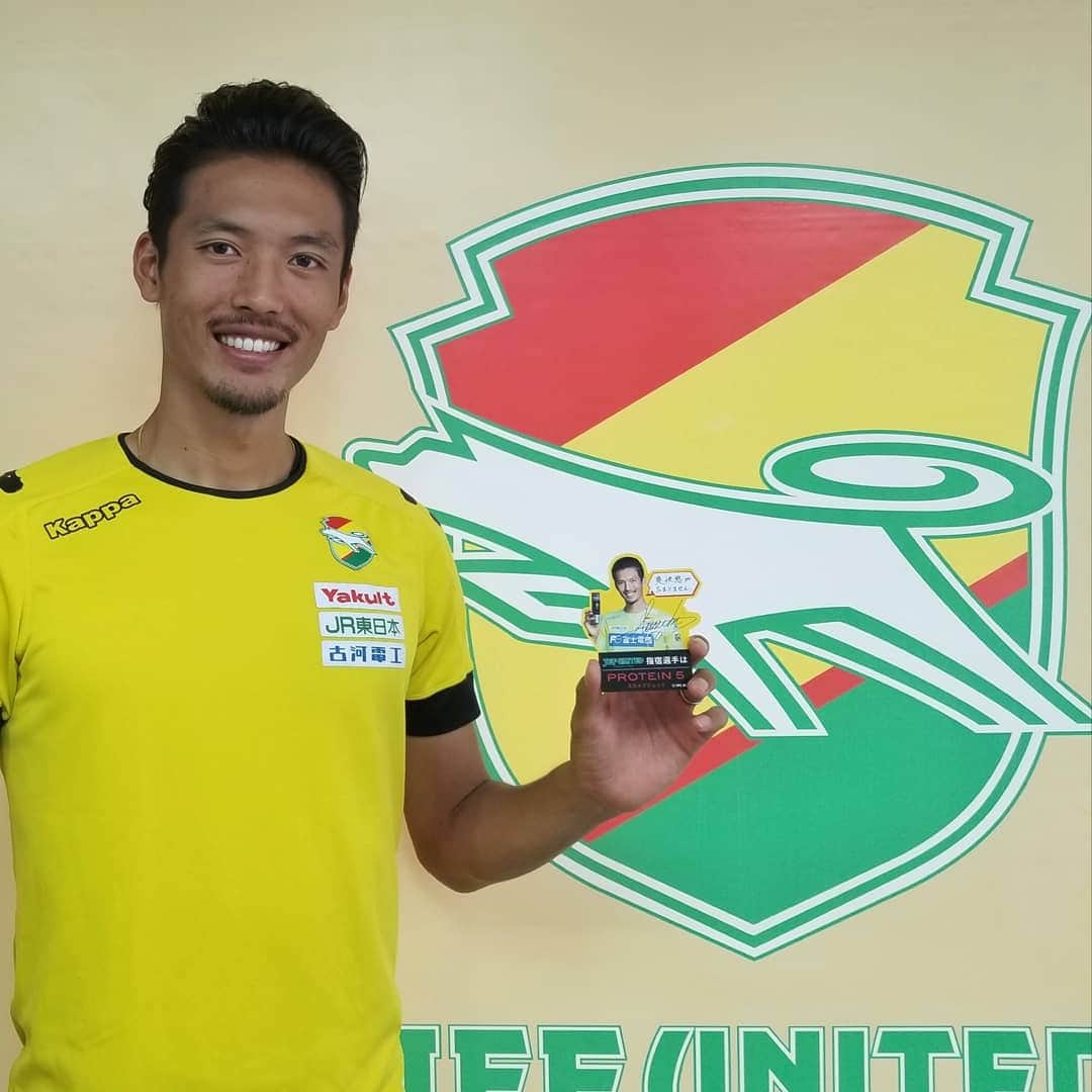 指宿洋史のインスタグラム：「Angfa×Jef のキャンペーンを10/15 まで実施しているそうです。 抽選でジェフ選手のサイン入りグッズが当たるので是非応募してみて下さい。  #jef #スカルプd」