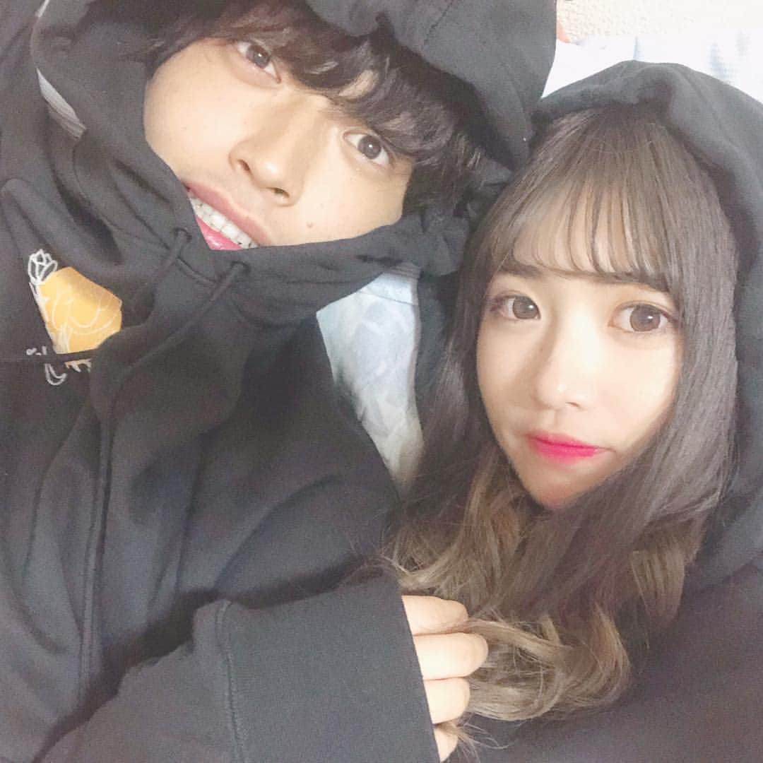 青木菜花のインスタグラム：「.﻿ .﻿ てるてる坊主。☔️笑笑﻿ お揃いのパーカー😍﻿ .﻿ .﻿ #なのかじ #ペアルック #instagood #instalike #l4l」