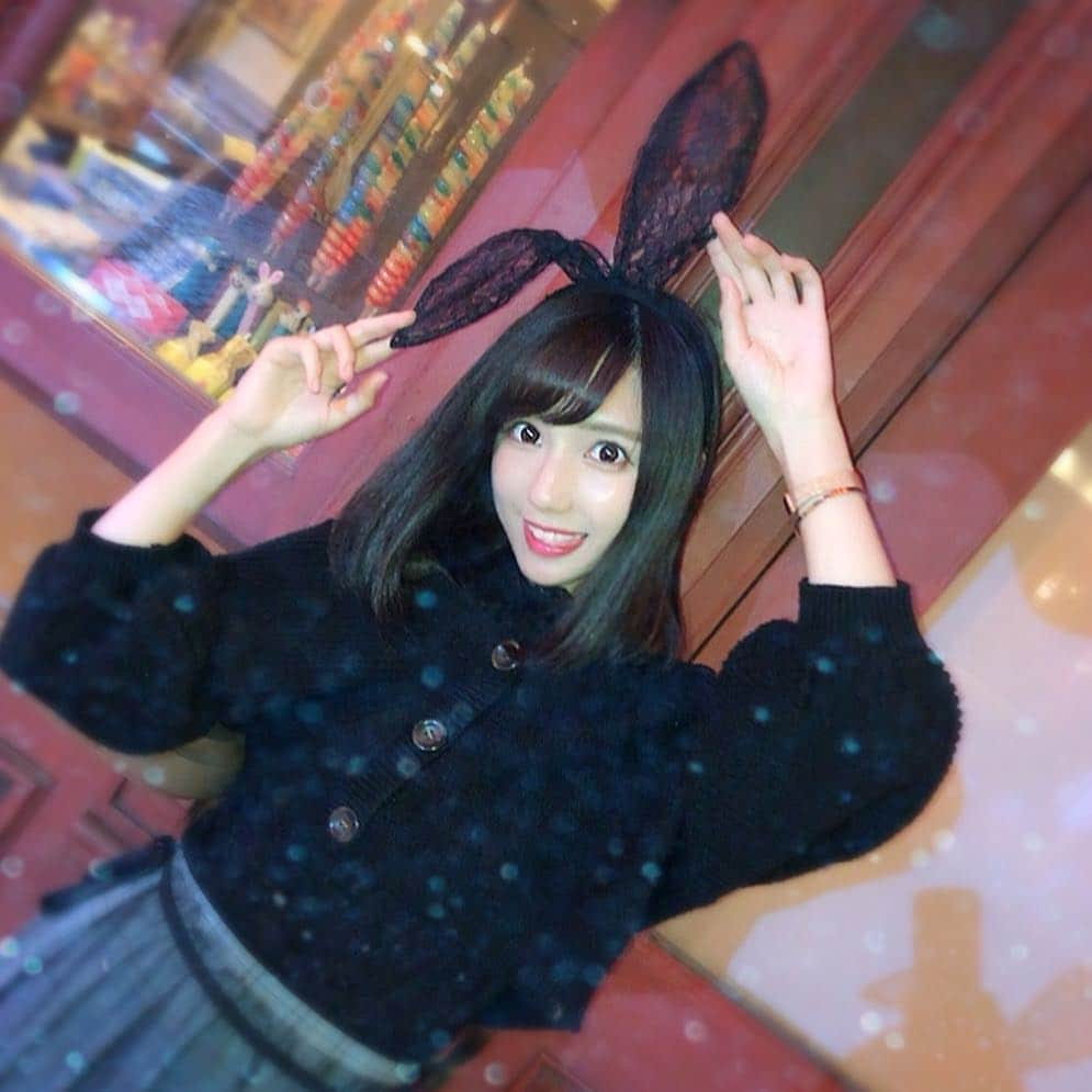 稗田智優さんのインスタグラム写真 - (稗田智優Instagram)「* . . Black Rabbit ❤︎❤︎ ( ぴょんぴょん 🐰🥀 ) . . #instagood #instalike #instafashion #photo #usj #l4l #f4f #followme #fashion #ootd #rabbit #black #color #yolo #tagforlikes #likes #happy #friend #self #selfie」10月12日 21時11分 - _chiyuu_