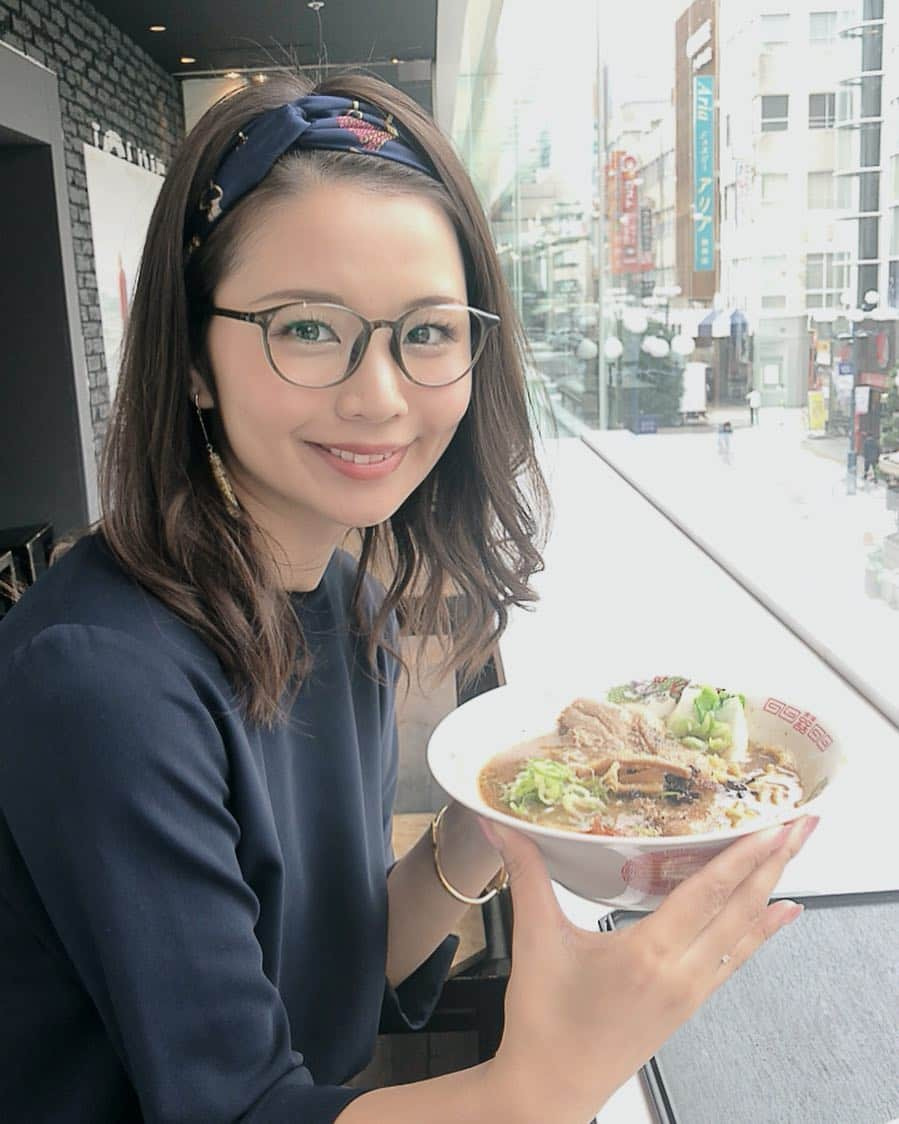 大槻有沙さんのインスタグラム写真 - (大槻有沙Instagram)「ラーメン女子博🍜行ってきました（＾ω＾） こういう麺好き💓っていう中太ちぢれ麺👏🏻 札幌みそのマルエスの「神の炙り肉盛り味噌らーめん」🙆‍♂️ ・ #静岡  #パルコ #2階 #ラーメン女子博 #札幌 #みそラーメン #マルエス #神の炙り肉盛り味噌らーめん #SBSテレビ #SBSラジオ #静岡放送 #鉄崎幹人のWASABI #WASABI #アナウンサー #大槻有沙 #follow #followme」10月13日 12時32分 - arisa_otsuki