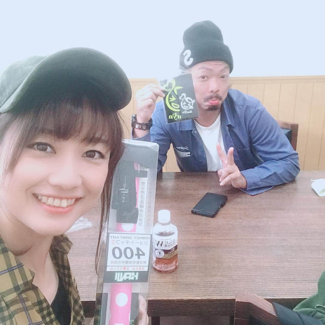 彼方茜香さんのインスタグラム写真 - (彼方茜香Instagram)「おかぴ〜♥ これから1時間トークショー☆☆☆ 別名ズンチャ講習会♥ #高知県 #フィッシングハヤシ #エギングボーイ #岡隆之 #エギングガール #彼方茜香 #ズンチャ #ペアエギングフェスタ #全日祭だぁ #ギャフ可愛い」10月13日 10時51分 - serikaochikata