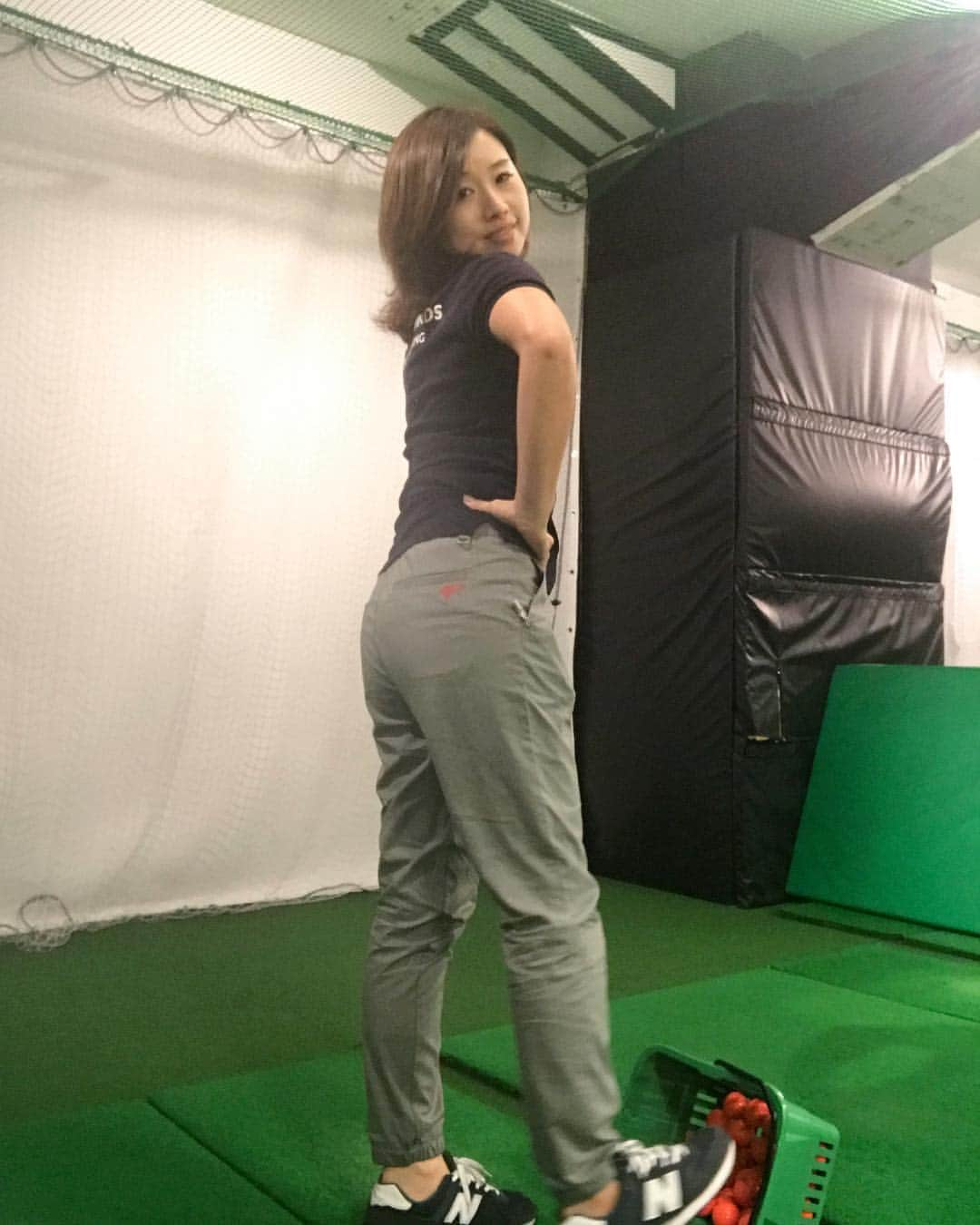 勝又優美さんのインスタグラム写真 - (勝又優美Instagram)「今日はBEAMS GOLF秋冬新作 オレンジレーベルのジョギーパンツでレッスン(´∀｀*) コレ、はきやすーい^_^  #オレンジレーベル#ジョギーパンツ#ゴルフウェア #pinggolf#beamsgolf#勝又優美 #ゴルフ#ゴルフレッスン #ゴルフ女子 #golf#lpgaティーチングプロ#lpga #golfstagram#golfcoach #golfpro#golflesson#ゴルフコーチ#golfshot#instagolf」10月13日 17時35分 - yumi.katsumata