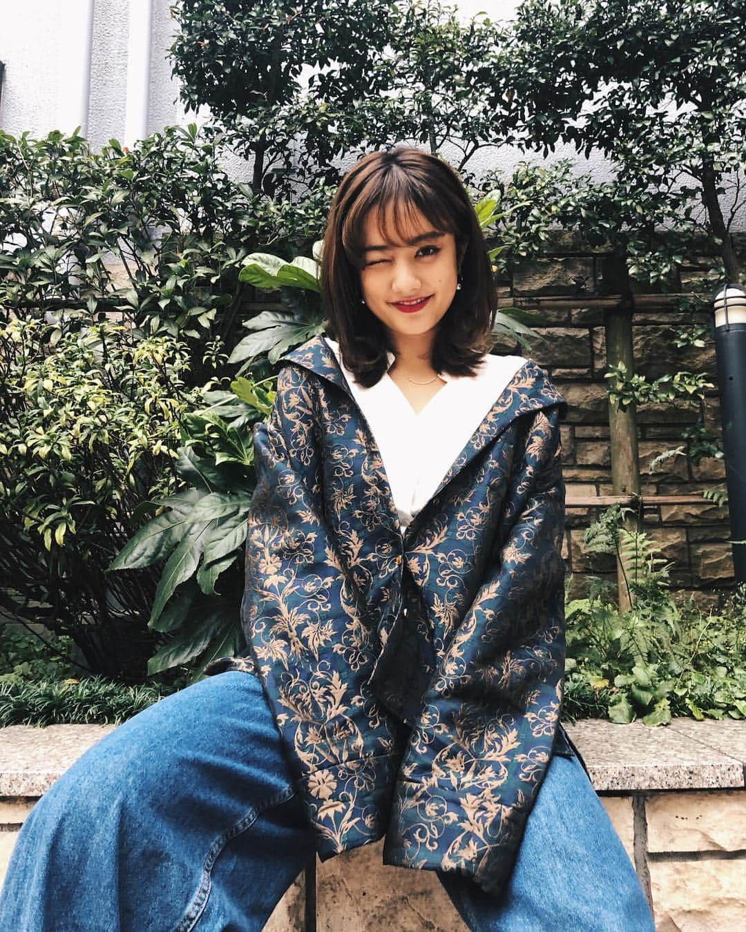 谷まりあさんのインスタグラム写真 - (谷まりあInstagram)「Today’s me🖤 秋になっていろいろなお洋服きれる季節だね🙈今年もいろいろなスタイル着よう〜😆✌️ Tops @rienda_official  Jacket @moussyofficial  Pants @bershkacollection  Shoes @amerivintage  Bag @michaelkors  #marimarifashion #marimaridenim」10月13日 18時18分 - mariaaaa728