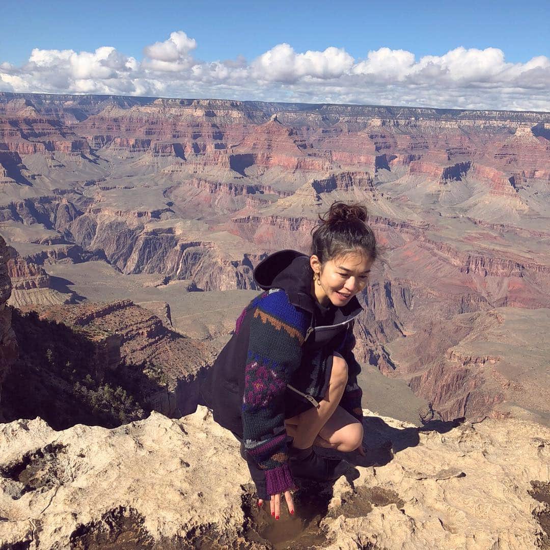 辻直子さんのインスタグラム写真 - (辻直子Instagram)「#grandcanyon#arisona#earthcolors#4th #hikingrunning #空が近くて広すぎます#こわくて動けない#いつもとちがうこと」10月13日 20時02分 - naoko.ts