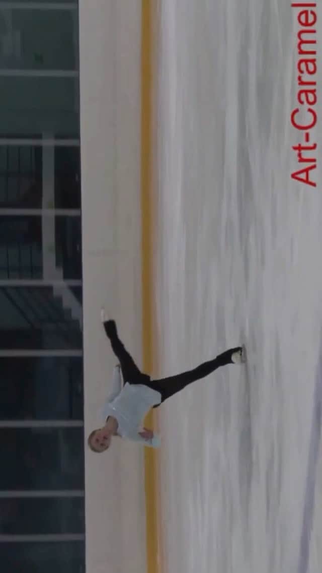 のインスタグラム：「Sorry for the glitch at the start, I hadn’t realised this was going to be on!」