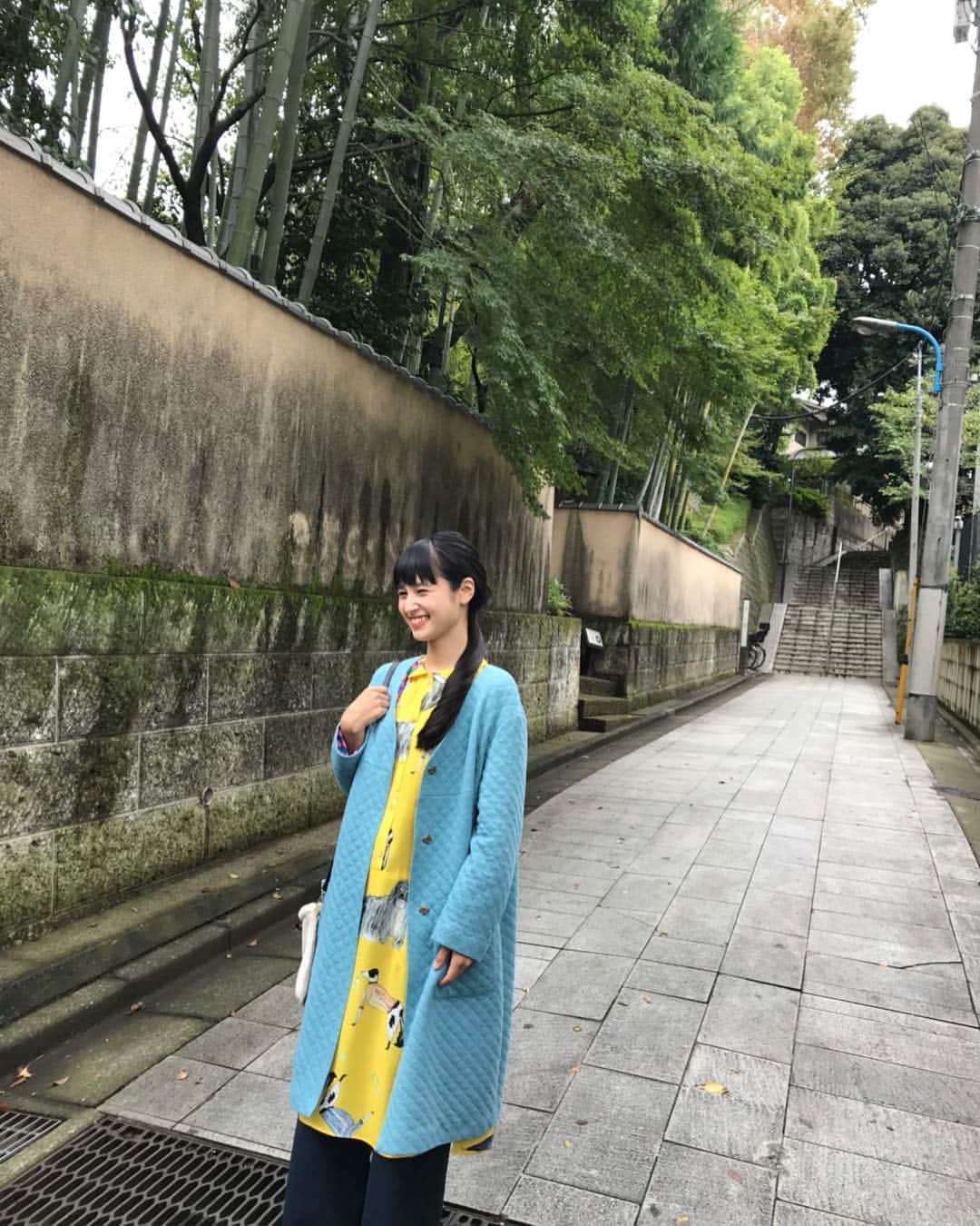 大幡しえりさんのインスタグラム写真 - (大幡しえりInstagram)「本日も撮影でした〜！久しぶりに髪の毛巻いてもらってちょっとテンション上がりました笑笑  衣装可愛い！！！オシャレすぎる😆✨ まだ何の撮影か教えられないから待っててください😆✌️」10月14日 16時32分 - shieri_ohata_