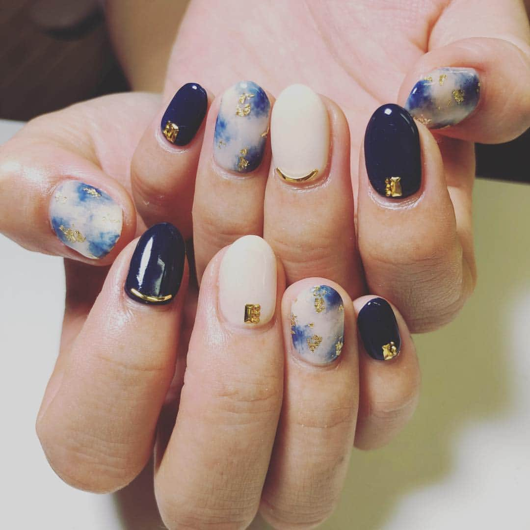 篠谷菜留さんのインスタグラム写真 - (篠谷菜留Instagram)「💅 . . . NEWネイル☺️ 秋仕様〜🍁 色も好きな色だしお気に入り☺️💕 . #babysbreath#nail#ginza #素敵なお店#おすすめ #いつもありがとうございます🙏💕」10月14日 10時24分 - n18___4