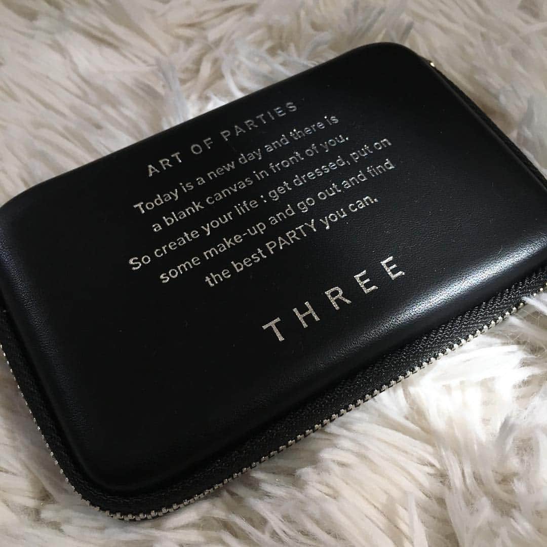 生野優子のインスタグラム：「Thank you ❤️ @threecosmetics  THREEのクリスマスパレット。💜パープルのアイ&リップが最高に可愛い。使った顔は恥ずかしいのでストーリーにします  3枚目はレギュラーメンバー。普段からTHREE信者なので嬉しい！」