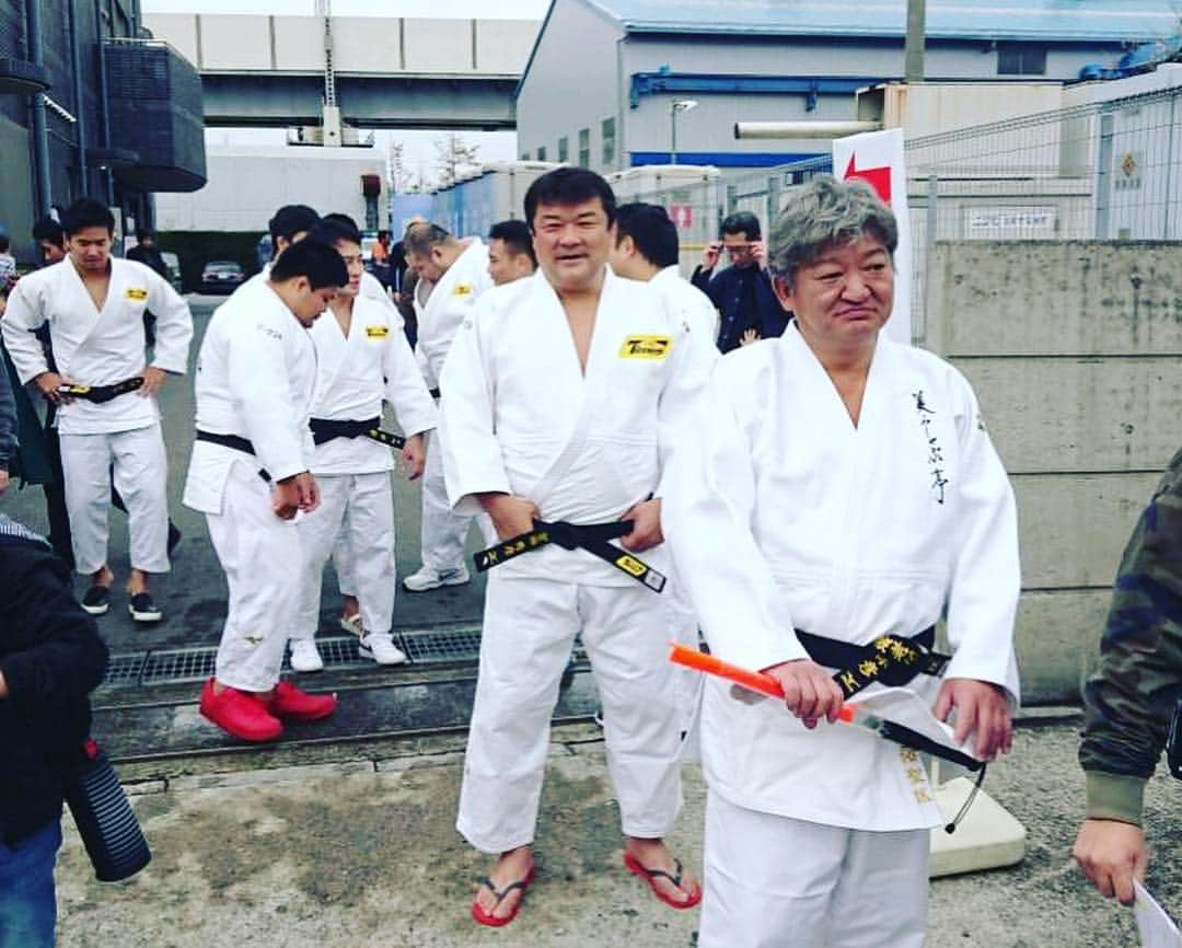 海老沼匡さんのインスタグラム写真 - (海老沼匡Instagram)「今日はお祭りのイベントでパーク24（株）による青空柔道教室をおこないました。 #柔道教室 #浦安鉄鋼団地 #お祭り #参加された方ありがとうございました #オリンピックチャンピオンの力は偉大 #吉田秀彦監督 #パーク24株式会社」10月14日 18時00分 - masashi_ebinuma