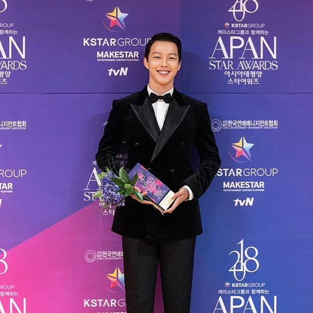 チャン・ギヨンさんのインスタグラム写真 - (チャン・ギヨンInstagram)「2018 APAN STAR AWARDS 정말 진심으로 감사합니다.😭」10月14日 19時00分 - juanxkui