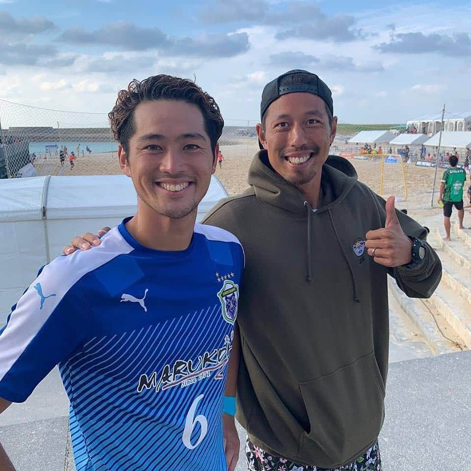 岡根直哉さんのインスタグラム写真 - (岡根直哉Instagram)「初ビーチサッカー観戦 東京レキオスBSの応援。興奮した。  ラモスさんとも会えた。  最後にPK決めたのはア式蹴球部の先輩、服部大輝さん👏！ .  #ビーチサッカー #東京レキオスbs #森重瑞紀 #ア式蹴球部 #トロピカルビーチ #沖縄sv #chocolatejesus #beachsoccer」10月14日 19時22分 - naoya_okane