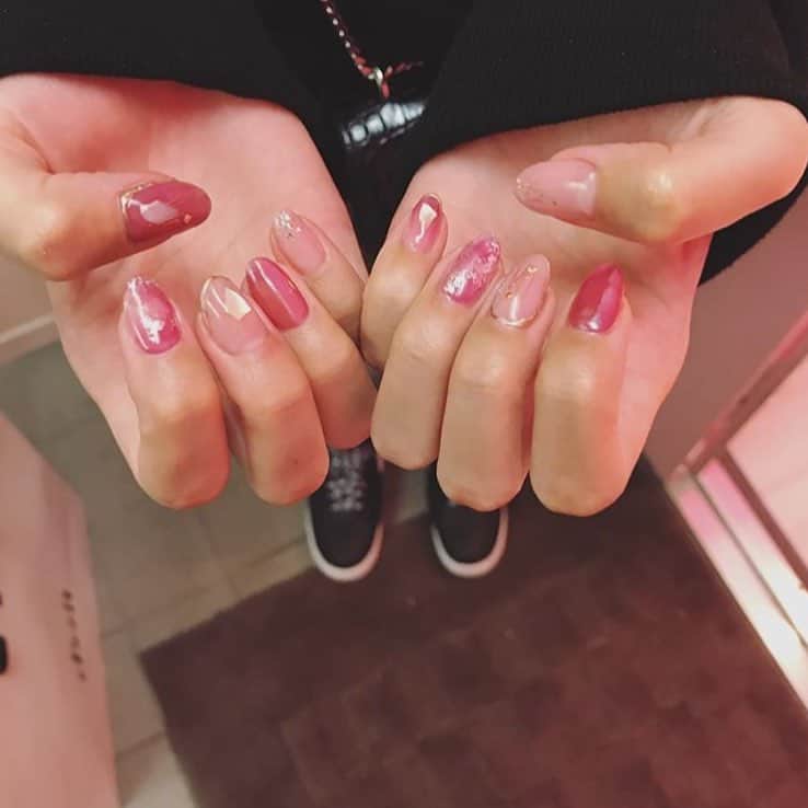 中山絵梨奈のインスタグラム：「☺︎💅🏻💗 #nails #nailart . . . #ネイル . . #秋ネイル2018」