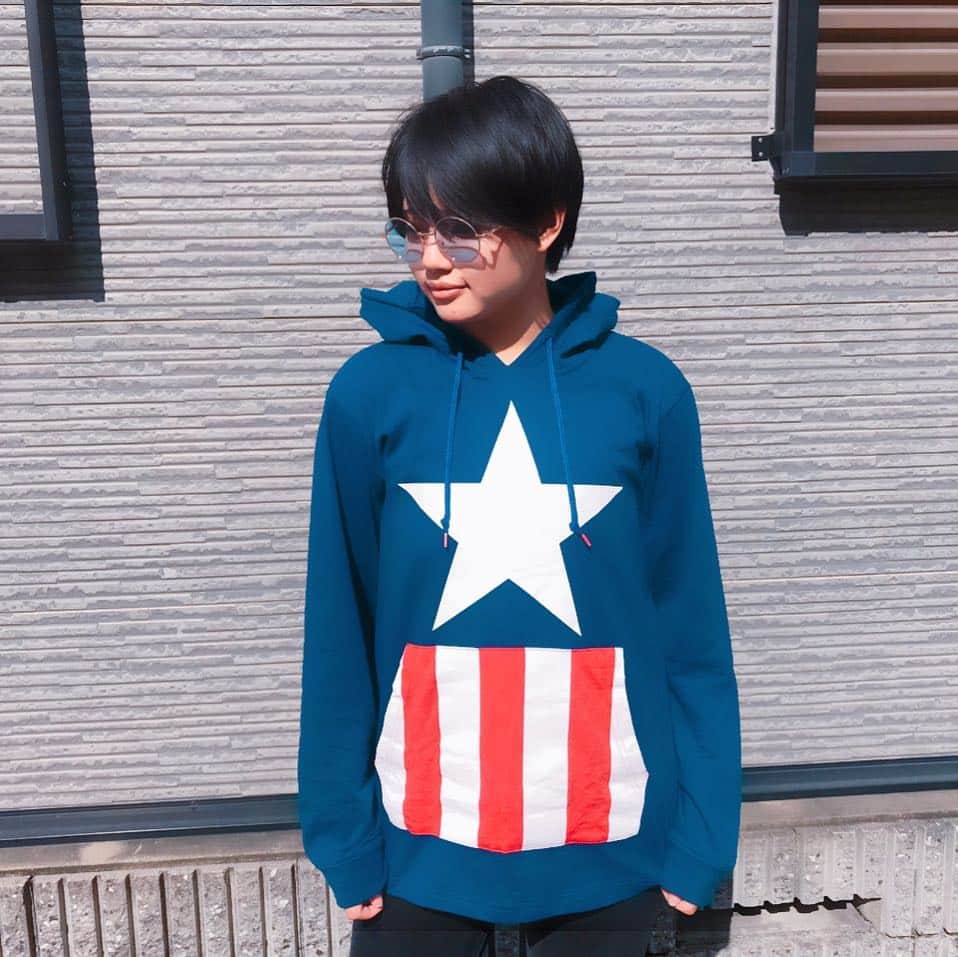  才原茉莉乃さんのインスタグラム写真 - ( 才原茉莉乃Instagram)「#アメコミコーデ  #アベイル × #marvel #captainamerica  #Parker #chrisevans  #マーベル #キャプテンアメリカ #marvelcomics #ootd #instafasion #fasion #autumnfashion  #sunglasses #サングラス  #アメコミ #hero #ファッション #instagood #Chubbiness #チャビネス #男装 #男装女子 #dansou #ジェンダーレス #ジェンダーレス女子  #genderless」10月14日 20時54分 - saihara_0120