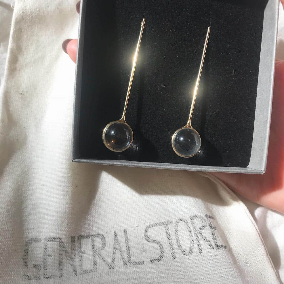 江本るり恵さんのインスタグラム写真 - (江本るり恵Instagram)「キラピカまんまるピアス🌕 @cyril.studio  #generalstore で！」10月15日 10時50分 - emotorurie