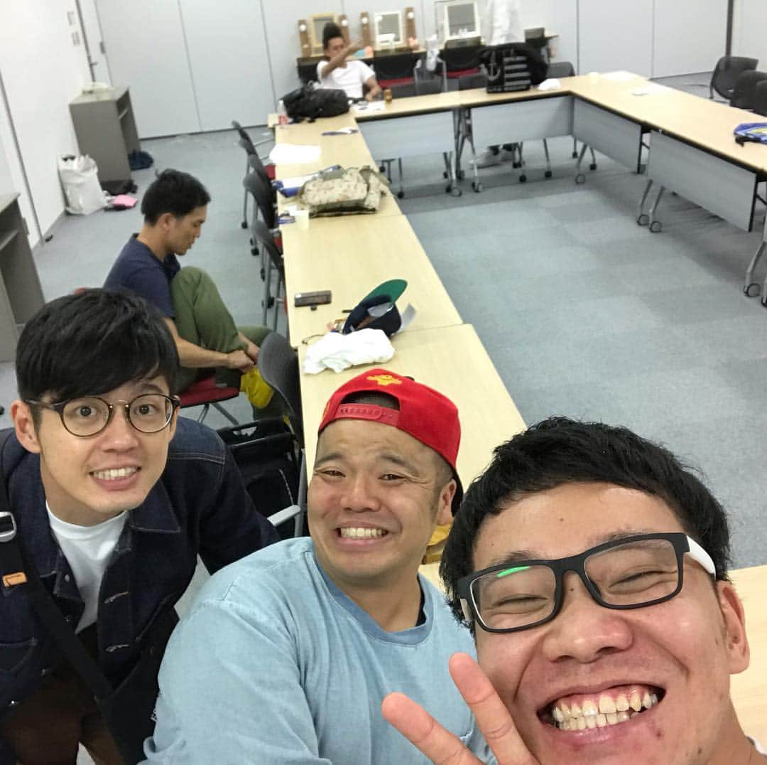 のインスタグラム：「ジュニアさんの座王の収録で大阪でしたの💕💕 桑ちゃん、須賀ちゃん、岡ちゃん💋💋 脳ミソ使いまくり🧠 遠くから見てもすぐわかる武将様💓」