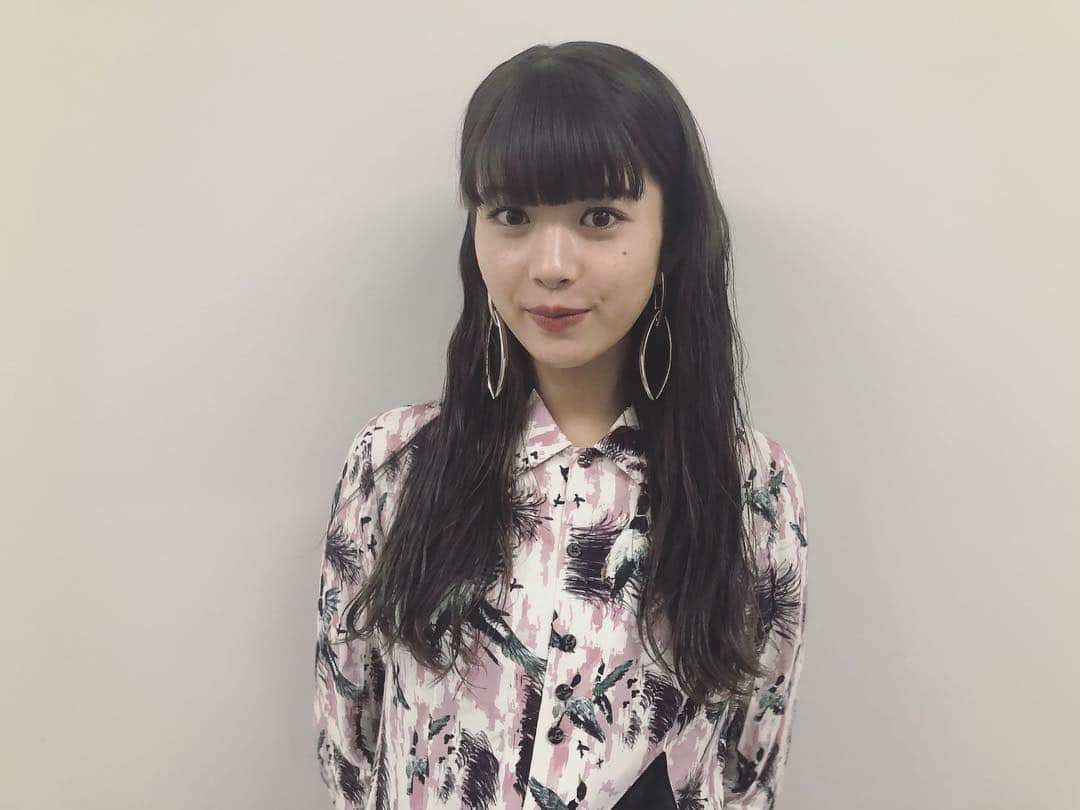 馬場ふみかさんのインスタグラム写真 - (馬場ふみかInstagram)「. ポツンと一軒家のお衣装  ワンピース  @jeangenie_hungryfreaksdaddy ピアス @flake_jewelry_official ブーツ @midwest_official」10月15日 16時52分 - fumika_baba