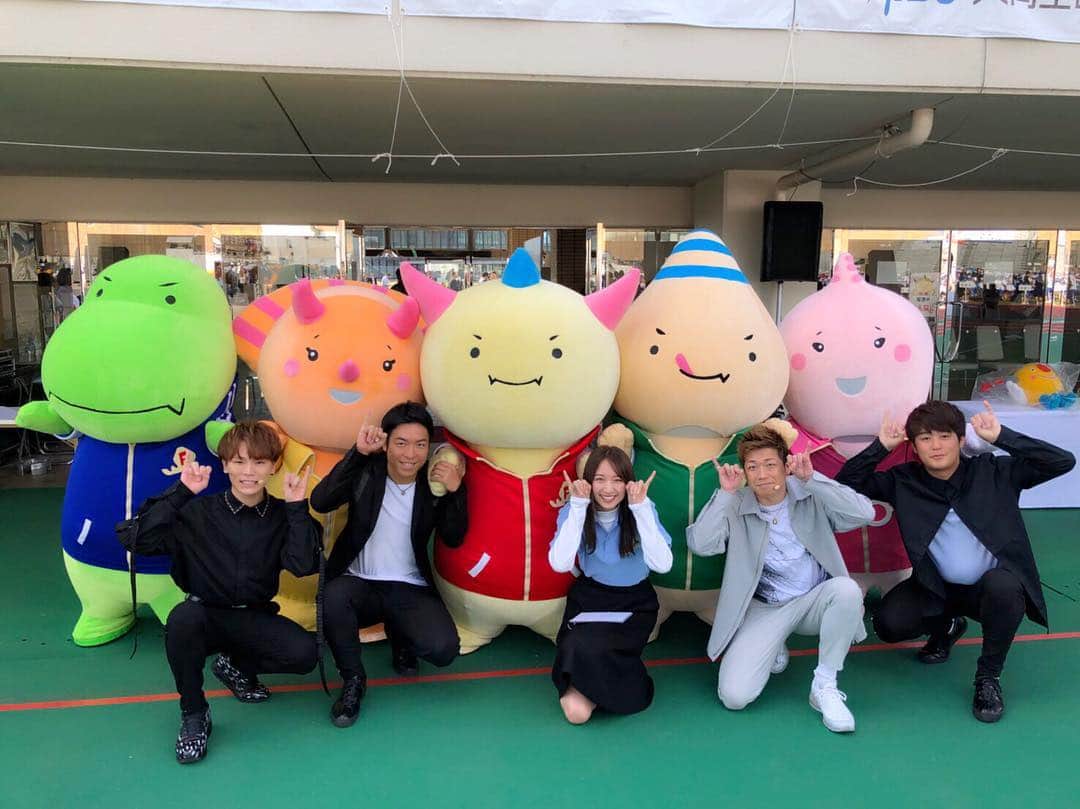 西田隆人のインスタグラム：「鹿沼憂妃さんと、はぴりゅう御一行😊  たくさんの方に感謝してもしきれない福井しあわせ元気大会でした！ 本当にありがとうございました^_^  そして何より、選手の皆さんもお疲れ様でした！」