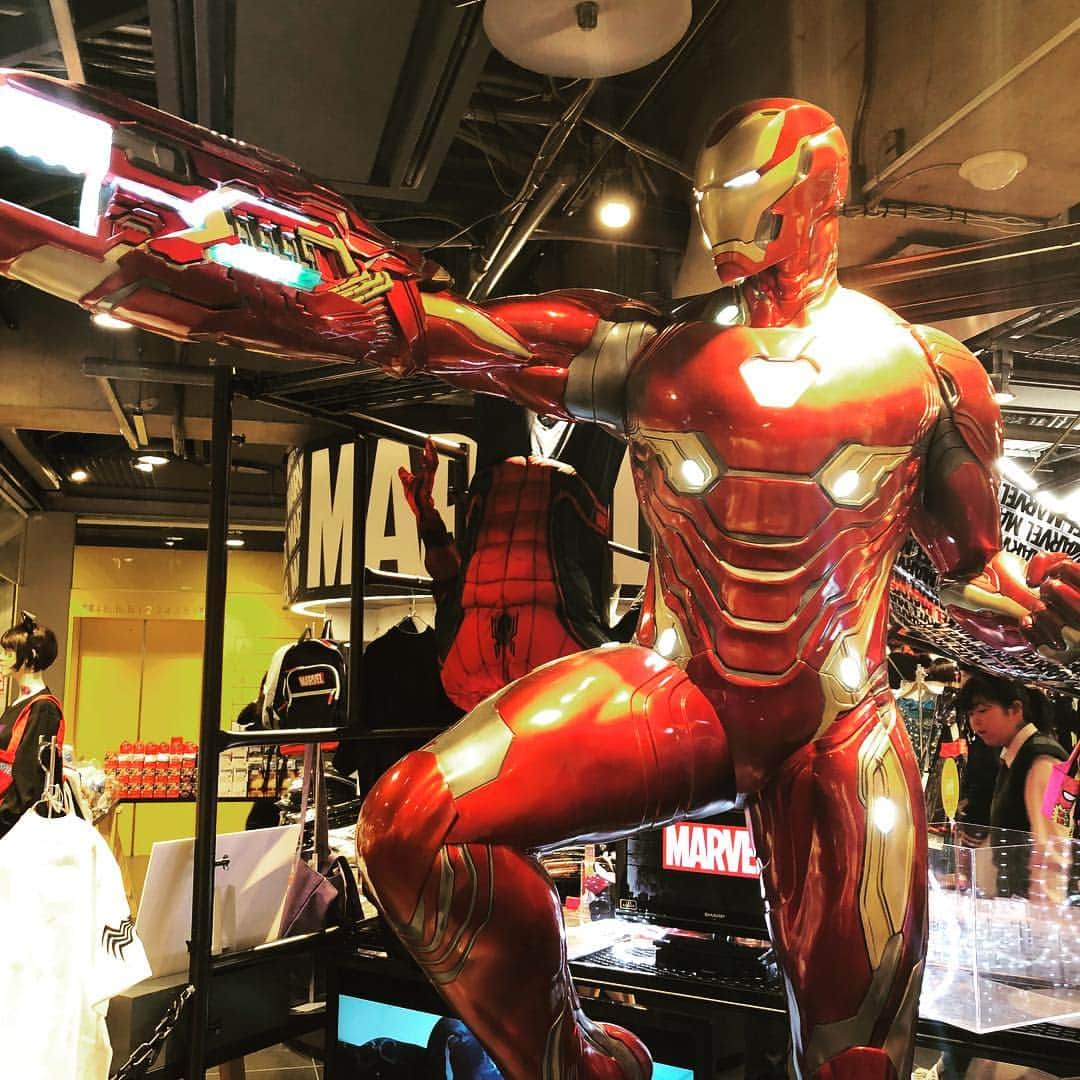 堀駿平（おミルク）のインスタグラム：「ナノテクアイアンマンションテンガリアーー。 #shibuya #ironman #marvel」