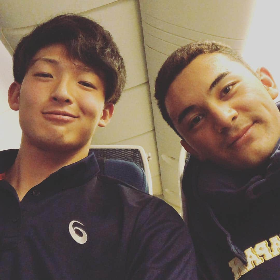 山崎颯一郎さんのインスタグラム写真 - (山崎颯一郎Instagram)「出国しまーす✈️ #鈴木優 #コロンビア #気合い入れてきましょう  #longlongtravel  #sky #seeyoujapan✈️」10月15日 23時02分 - yamazaki63