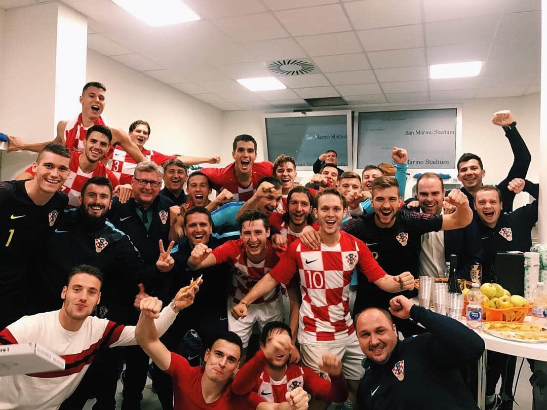 アレン・ハリロヴィッチのインスタグラム：「Proud to be captain of this big team!! EURO 2019 We are coming 💪🏻🇭🇷🏆 #cestitam#decki#br#br#mirna#mirna#ah10」