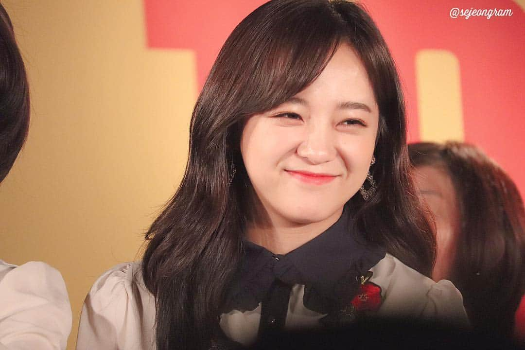 セジョンのインスタグラム：「【180920 SHIBUYA Tower Records】  The day before yesterday, I went to Shibuya to meet Gugudan❤️ And I took some photos of Sejeong so I'll upload some pics from now☺︎ 시부야에서 세정을 봤었어요~이 사진은 제가 찍었어요☺️ 미소가 너무 예쁘다아아앙❤︎ 渋谷でググダンのリリースイベントがありました☺︎ マスターさんには及びませんが少し写真撮れたのでセジョンちゃんに会えなかった方も大勢いると思い、何枚かこれから載せていきます🤗 × Remove logo reupload ○ edit(Plz ask me)  #SEMINA #sejeong #kimsejeong #세정 #セジョン #キムセジョン  #김세정 #jellyfish #produce101 #프로듀스101 #ioi #아이오아이 #gu9udan #gugudan #gx9 #구구단 #갓세정 #ググダン #ぐぐだん #chococo #theboots」