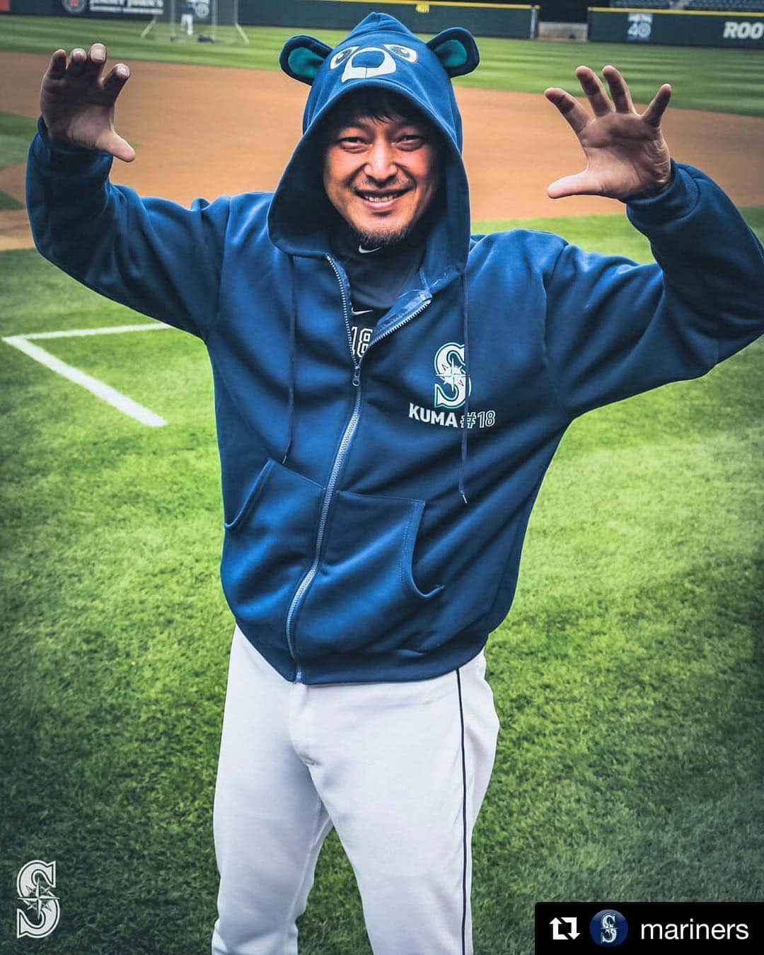 のインスタグラム：「I will be throwing the first pitch for the 9/26 game against the A's. The Mariners have blessed me with another amazing opportunity and I am very grateful. I'll be thinking about all the Mariners have done for me when I throw out that first pitch! ... 9/26のアスレチックス戦で始球式をする事になりました。 引退をするわけではないのに驚きですが、マリナーズの深い愛情に感謝の気持ちでいっぱいです！ 7年間お世話になったチームとマウンドに感謝の気持ちを込めて投げたいと思います！」