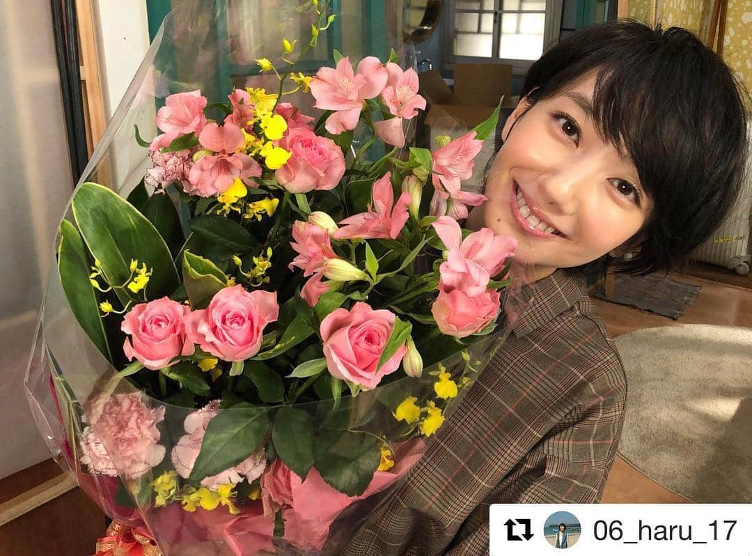 日本テレビ「サバイバル・ウェディング」さんのインスタグラム写真 - (日本テレビ「サバイバル・ウェディング」Instagram)「#Repost @06_haru_17  終わったのです。 終わっていたのです。 とてもとても、自分にはもったいないくらいの幸せな現場だったんです。必要としてもらえる場所をくださってありがとうございました。大変じゃなかったといえば嘘になるけど、今はそれもひっくるめて抱きしめたくなる3ヶ月でした。どうか最終回が、皆さんの背中を押せる物語でありますように。今夜10時です。  #サバイバルウェディング #日本テレビ」9月22日 14時39分 - survivalwedding