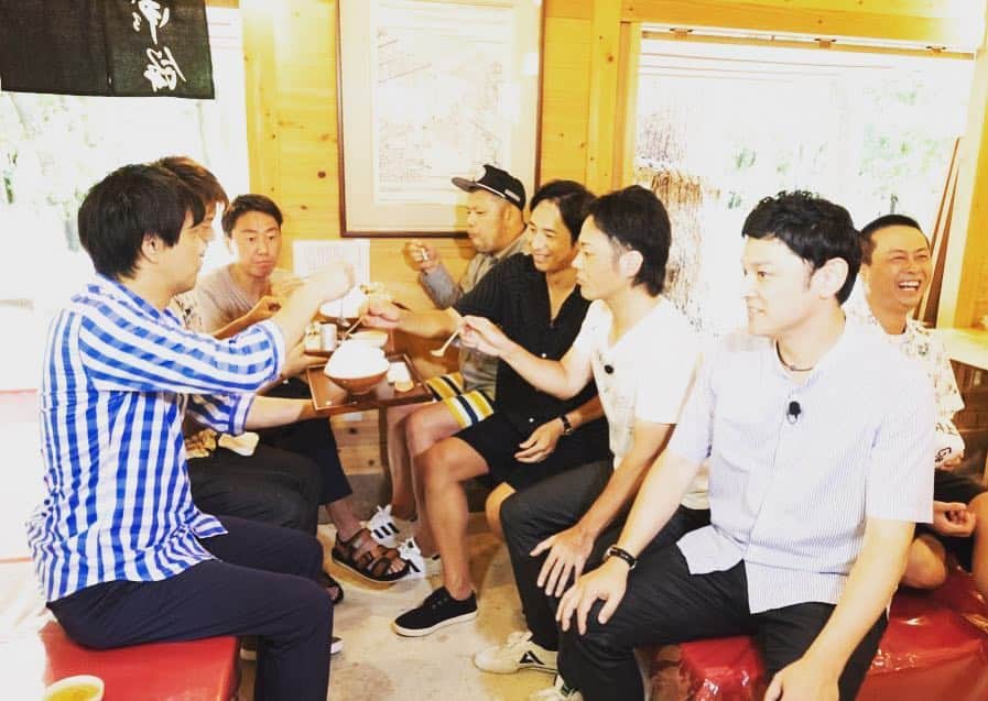 宮田麺児のインスタグラム：「まもなく 放送  #13期#シャンプーハット#野性爆弾#次長課長#チュートリアル#騎兵隊#テディベアー」