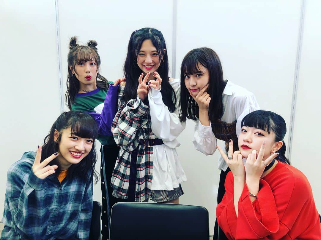 のインスタグラム：「. 「フェアリーズLIVE TOUR2018 〜JUKEBOX〜」 LIVE DVD/Blu-rayリリースイベント @イオンモール幕張新都心  ありがとうございました😊  たくさんたくさん観て楽しんでくださいね✨  #フェアリーズ #TOUR_JUKEBOX」