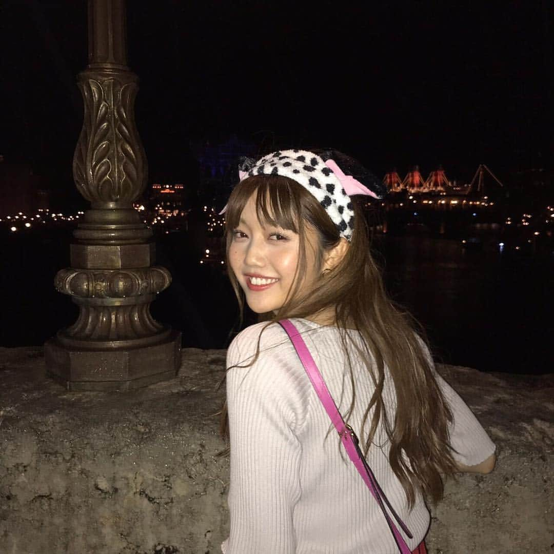 松川菜々花さんのインスタグラム写真 - (松川菜々花Instagram)「Disney🐭💓 眩しそうな顔のSmileシリーズってやつ からの #彼女シリーズ #彼女とデートなうに使っていいよ  #disneysea #disney #ディズニー #ディズニーシー」9月22日 20時47分 - matsukawa__nanaka