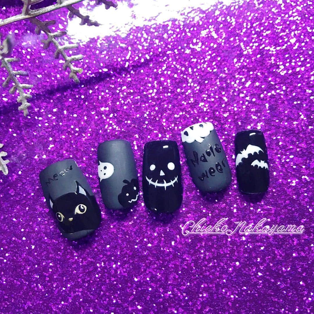 なかやまちえこさんのインスタグラム写真 - (なかやまちえこInstagram)「黒猫とハロウィンと PREGEL 249.L04.L05.マットコート #nail #nails #nailart #ネイル #美甲 #ネイルアート  #nagel #ongles #unghia #japanesenailart #manucure #네일 #japanesenails #manicurist #gelnails #Halloween #ハロウィン #Halloweennails #ハロウィンネイル #monochrome #モノトーン #モノトーンネイル #monotone #monotonenails #matnails #マットネイル #pregel  #365日ネイル #一日一爪  264日目。」9月23日 0時24分 - chiekonakayama