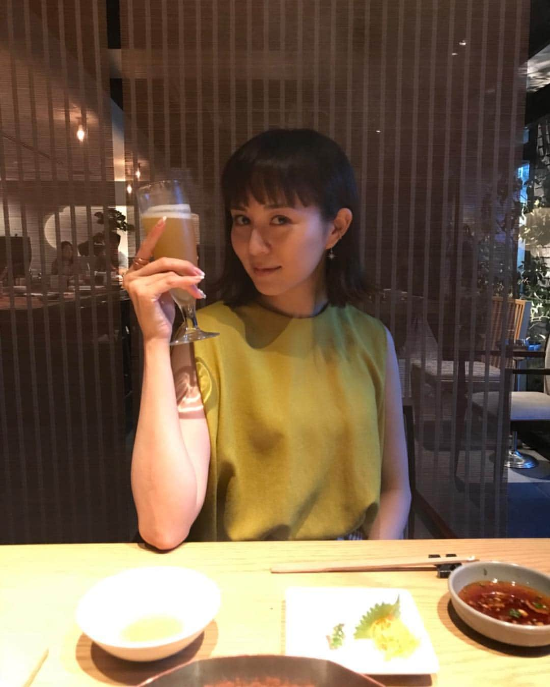 比嘉愛未さんのインスタグラム写真 - (比嘉愛未Instagram)「Beerと私。 関係者の皆さま、CM待ってます🍺笑 #夏の想い出」9月23日 16時21分 - higa_manami