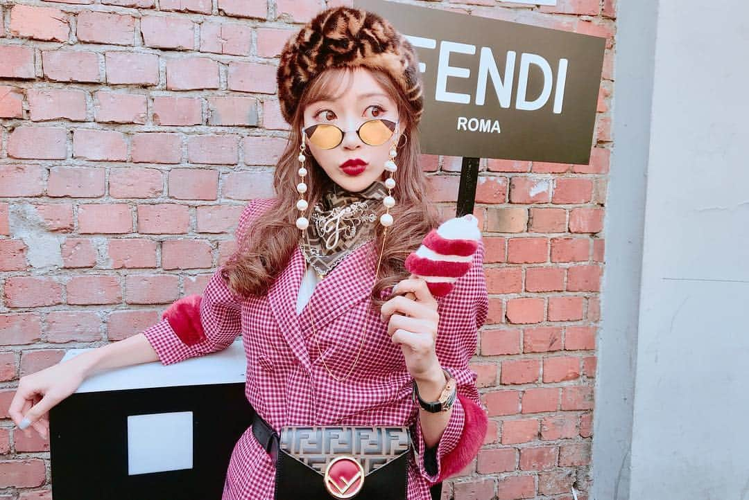 明日花キララさんのインスタグラム写真 - (明日花キララInstagram)「FENDI❤︎Milan🇮🇹 . #Italia 🍕🍕🍕」9月23日 11時48分 - asukakiraran