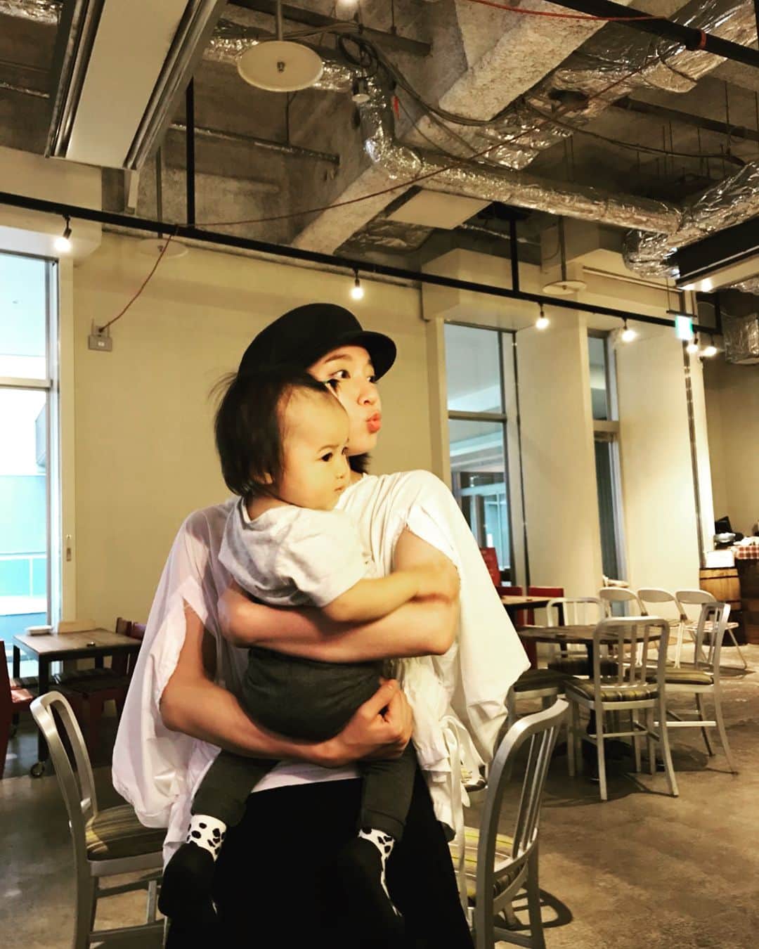 吉岡里帆さんのインスタグラム写真 - (吉岡里帆Instagram)「束の間の休日。 嬉しいな嬉しいな。らんらん♪ ピンクレディだわ。」9月23日 12時59分 - riho_yoshioka