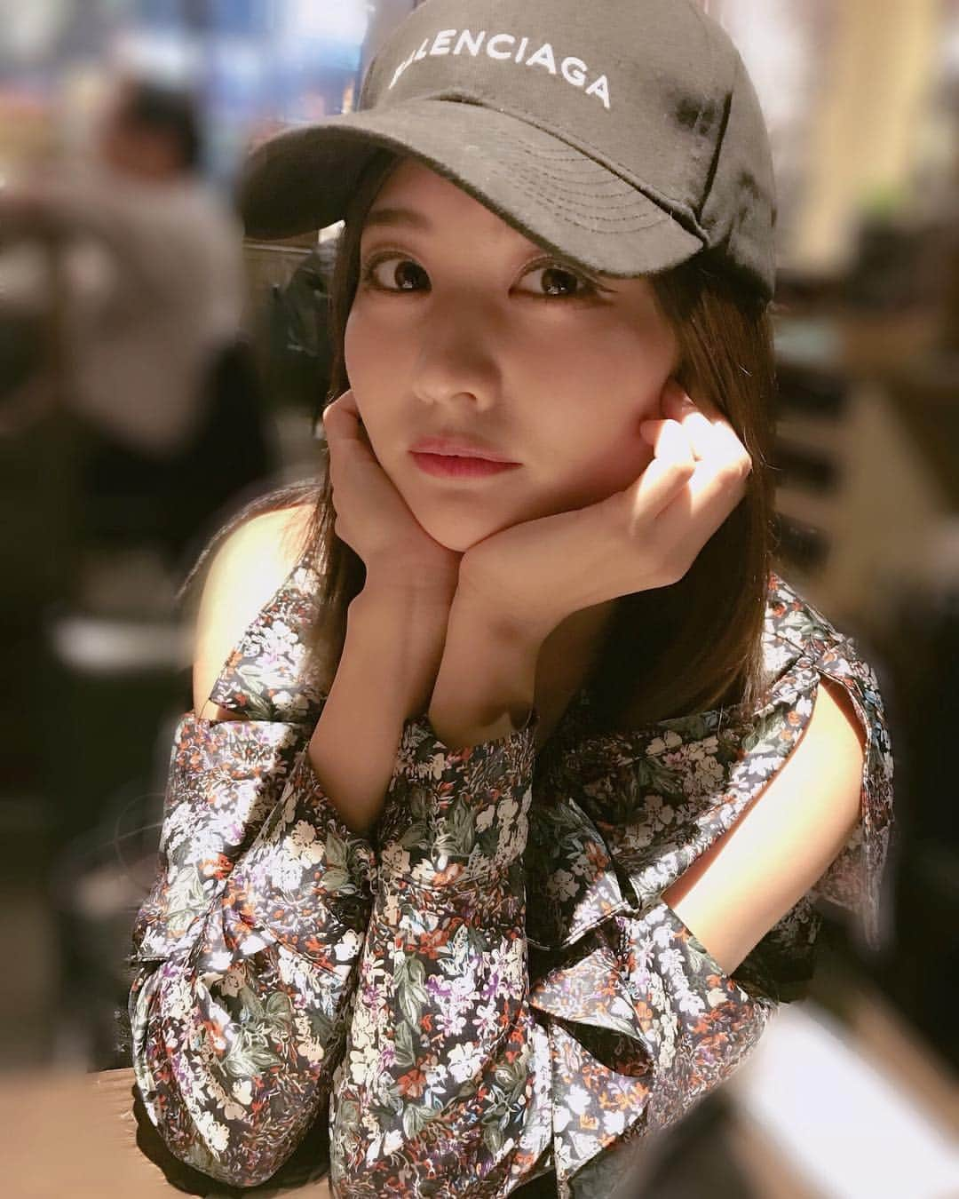 林ゆめさんのインスタグラム写真 - (林ゆめInstagram)「おねえと夜ご飯行った時の😊❤️ _ _ _ #札幌 #fashion #code #ootd #キャップ #balenciaga #コーデ #makeup #ポートレート #portrait #pic #picture #写真撮影 #picoftheday #instagood #ig_japan」9月23日 14時52分 - ___yuume.18