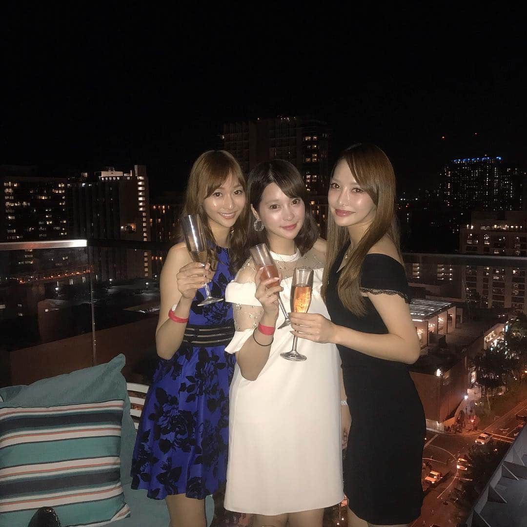 伊東亜梨沙さんのインスタグラム写真 - (伊東亜梨沙Instagram)「bdparty🎉🌟 this party is awesome❤️ . . #skywaikiki #スカイワイキキ # waikiki #hawaii #ハワイ #ハワイ旅行 #trip #travel #ありさtravel #ワイキキ #タビジョ」9月23日 17時50分 - arisa__917m