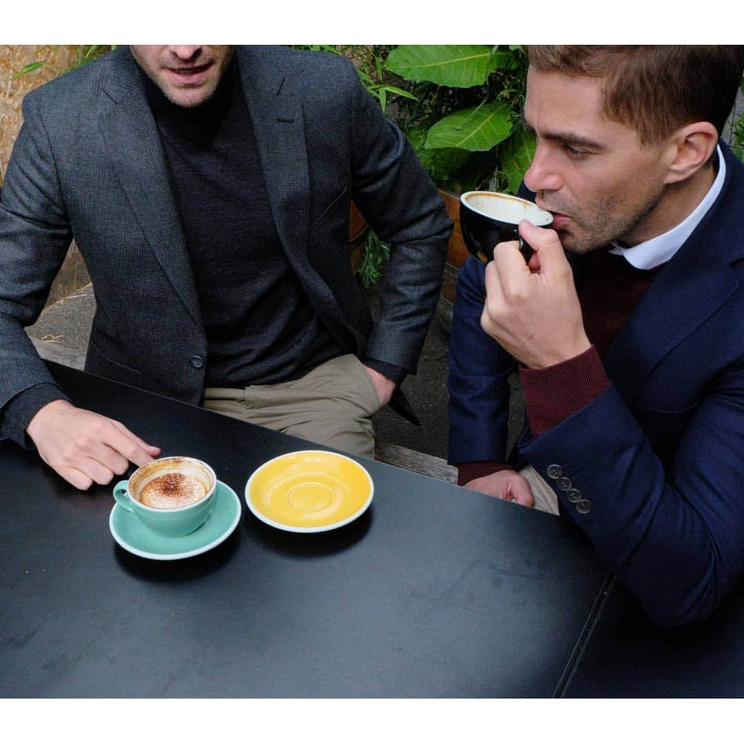 ハーディエイミスのインスタグラム：「Style your Blazer with Hardy Amies' seasonal essential knitwear.」