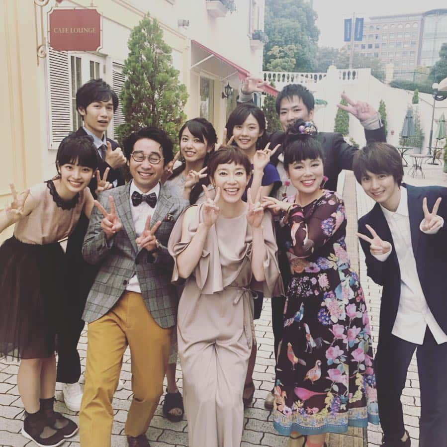 須藤理彩さんのインスタグラム写真 - (須藤理彩Instagram)「『サバイバル・ウェディング』ご覧頂いた皆様、応援頂いた皆様、本当にありがとうございました。rizの中では年長者という事もあり、母的な役割で見守り、盛り上げていけたらな〜と思っていましたが、そんな必要もなく、とても素晴らしいチームワークでいつもエネルギーを頂いてました。 久しぶりの連ドラでしたが、ステキな仲間に囲まれての撮影は私にとって宝物です。素晴らしい出会いは、努力で掴むもの。。。また、新たな出会いに向けて、精進です。」9月23日 18時21分 - ichico_smile