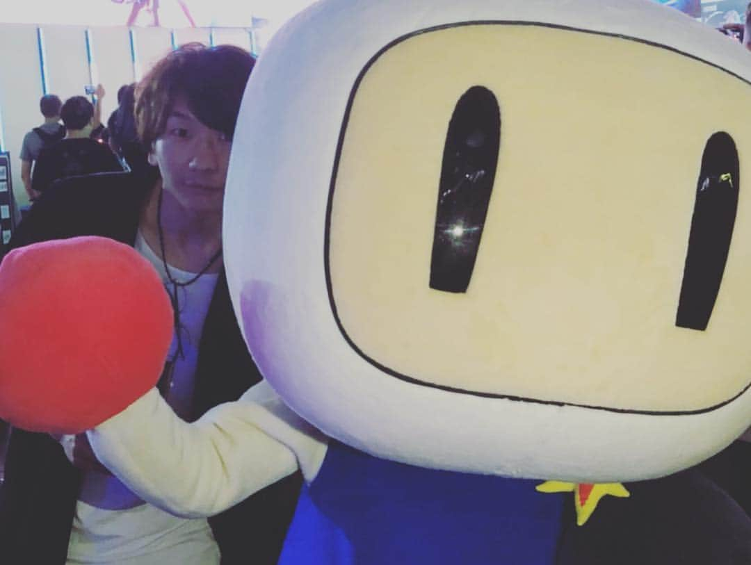 西村文男さんのインスタグラム写真 - (西村文男Instagram)「初東京ゲームショウ。綺麗なコンパニオンさんが沢山いてドキドキしました。 天武のトーナメントは参加できなかったけど888元宝あざます。 #東京ゲームショウ2018  #三国天武」9月23日 22時23分 - fumionishimura