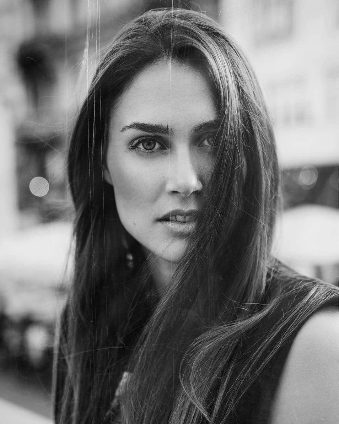 ズザンナ・ヤカボスのインスタグラム：「In the city w/ @panamyphoto  #tb #budapest #hungary」