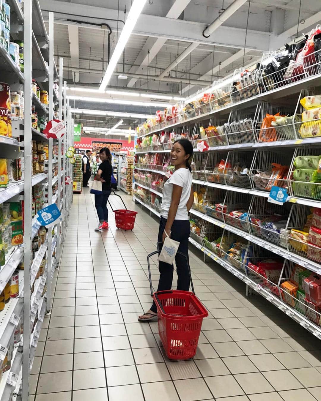 中山三奈さんのインスタグラム写真 - (中山三奈Instagram)「買い出し🛒🛒 #taiwan #supermarket」9月23日 22時59分 - minanakayama