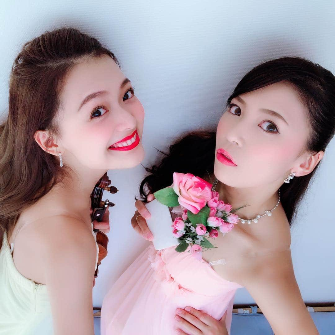 苅谷なつみ*安藤千紗都さんのインスタグラム写真 - (苅谷なつみ*安藤千紗都Instagram)「おNew パステルカラードレス♡♡ DuoAileお揃いドレス テンションあがります〜♡ . #dress#violin#piano#concert#pastel#pastelcolours#colour#duo」9月24日 0時05分 - duo_aile