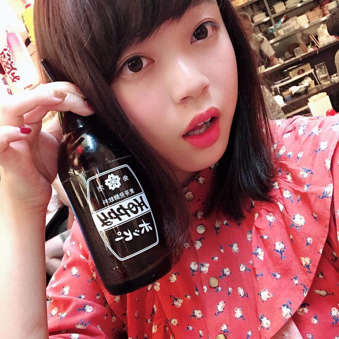 伊藤真莉さんのインスタグラム写真 - (伊藤真莉Instagram)「#浅草 #ホッピー通り ではしご酒🍻 . 普段全然お酒飲まないし、はしご酒とか初めてした笑 . ホッピーも初めて飲んだ！😳 ビール飲めないけど、これならいけるっ （ひと瓶全部は無理だったけど、、w） . みんなお酒はなにがすきですかー？ . . プロフのリンクからも投票してね💕Twitterとは別の票になりますっ . . #はしご酒 #浅草食べ歩き #浅草グルメ #東京グルメ #たべすたぐらむ #浅草さんぽ #浅草もんじゃ #浅草寺 #いとまりとデート飯 #浅草寺雷門 #ホッピー #ミスコン #ミスコンファイナリスト」9月24日 0時55分 - misstodai201801
