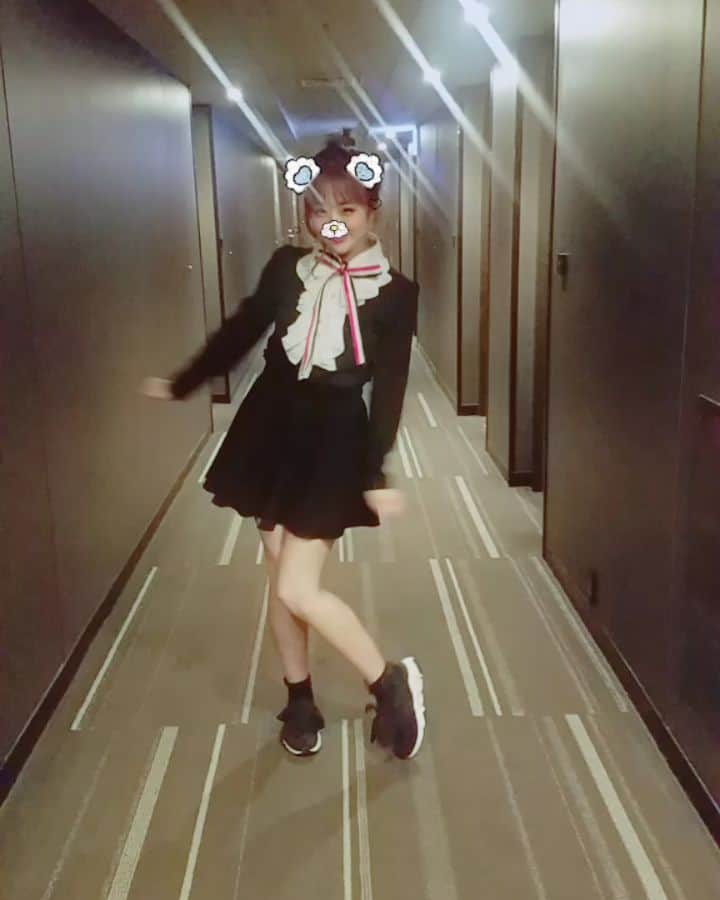 のインスタグラム：「今天也加油吧😙💕💕 * * * #タビジョ#genic_mag#韓国コスメ#韓国好きな人と繋がりたい#韓国メイク#韓国ファッション#美容好きな人と繋がりたい#オルチャンヘア#韓国好き#韓国カフェ#수다스타그램#좋아요반사#반사#팔로우#맞팔#선팔#소통#맞팔해요#소통해요#셀카#셀스타그램#훈스타그램#얼스타그램#친스타그램#메이크#메이크업#몸스타그램#데일리룩#옷스타그램#followme」