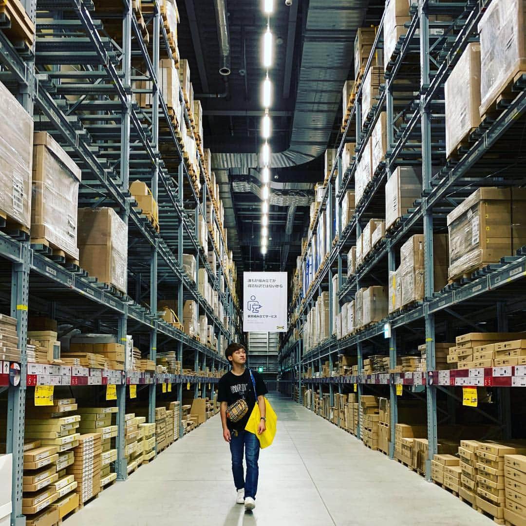 としみつのインスタグラム：「このまえ友達とはじめてIKEA行ってきたからそれっぽい写真撮ってきました。」