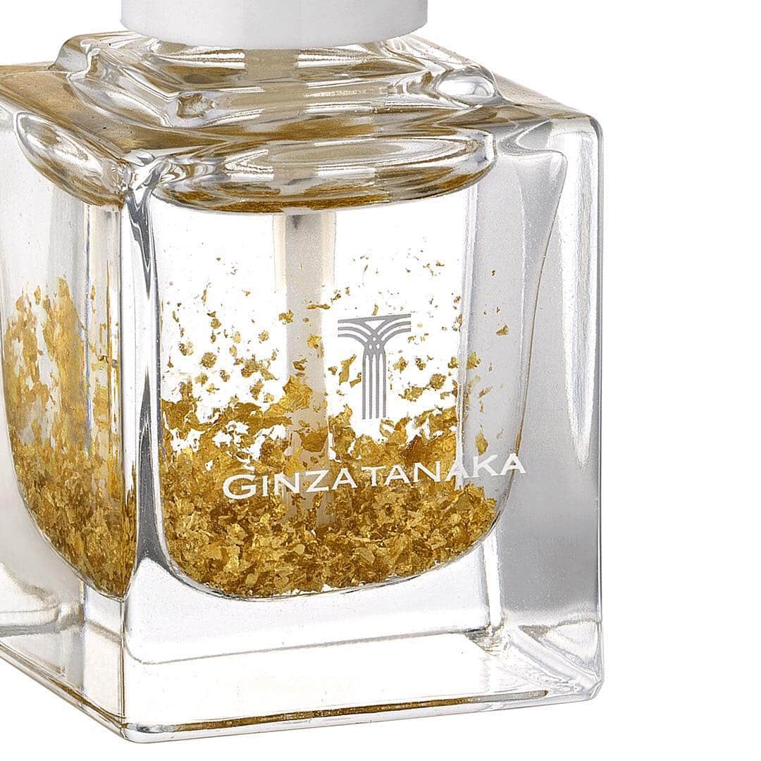 GINZA TANAKAのインスタグラム：「9月から #ご来店予約特典 が新しくなりました。 ・ Webまたはお電話でご予約のうえご来店いただいたお客様に、GINZA TANAKA オリジナル #キューティクルオイル（#金箔入りネイルケアオイル）をプレゼント！ ・ お風呂上がりのリラックスタイムに、また持ち運びやすく気軽に使えるタイプなのでお仕事などの合間にもケアしていただけます。 ・ ・ #ginzatanaka #GINZATANAKA #田中貴金属 #ブライダル #婚約指輪 #エンゲージリング #結婚指輪 #マリッジリング  #ご来店予約 はお気軽にどうぞ」