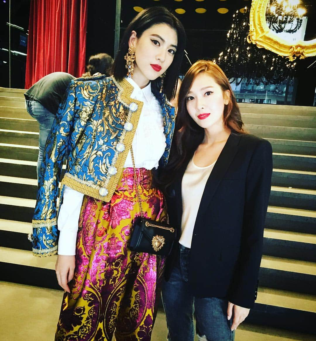 三吉彩花さんのインスタグラム写真 - (三吉彩花Instagram)「It was a wonderful communication:) thank you!❤️ @camerondallas  @jessica.syj  @davikah  #dgdna  #dgwomenss19  #dolcegabbana  #mfw」9月24日 16時06分 - miyoshi.aa